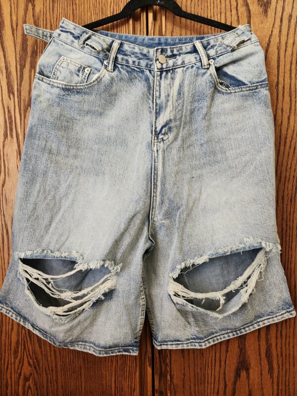 ***Size 30***Lemandik Baggy Ripped Denim Shorts | EZ Auction