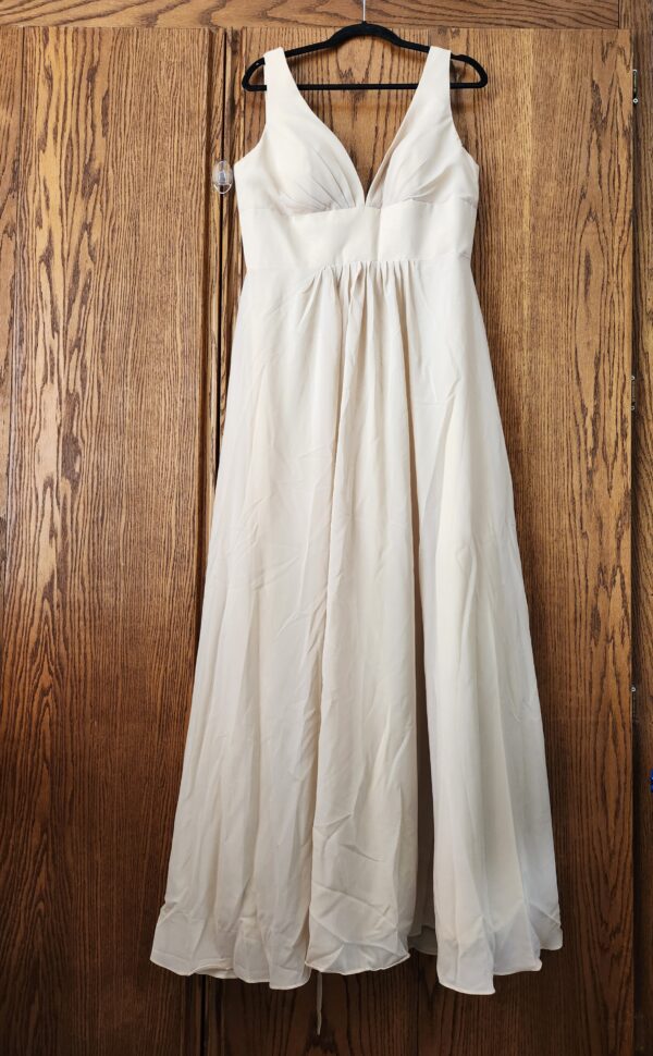 ***Size 12***MAGGCIF Women's V Neck Chiffon Bridesmaid Dresses for Women with Slit A Line Long Formal Evening Gown | EZ Auction