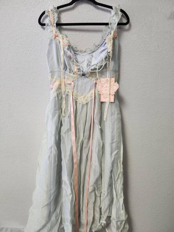 ***WOMENS DRESS IN A SIZE LARGE*** Garden of Oz Dress | EZ Auction