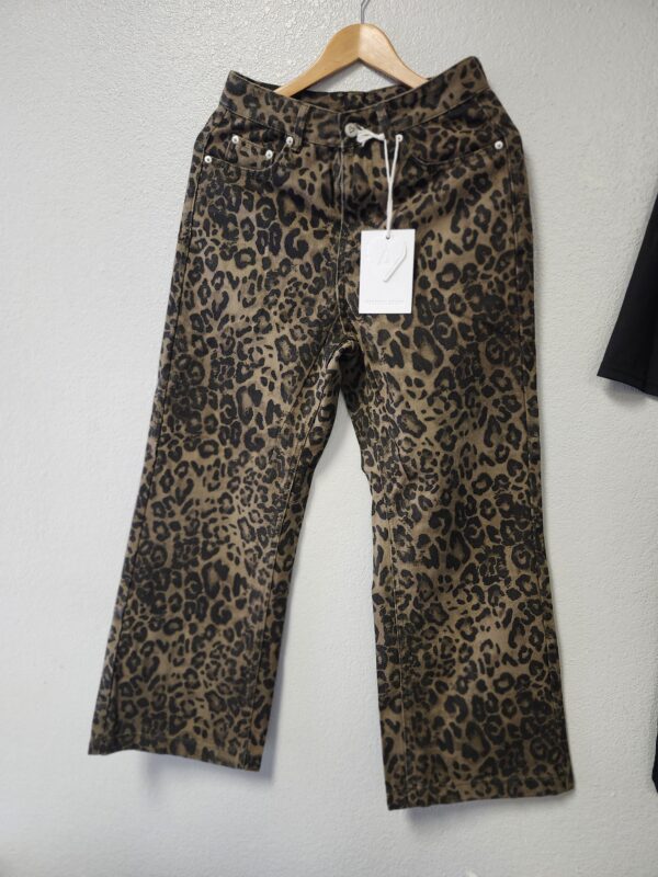 ***WOMENS SIZE 27***Aelfric Eden Jeans for Women High Waist Leopard Print Jeans Cheetah Pants Straight Leg Unisex Sizing | EZ Auction