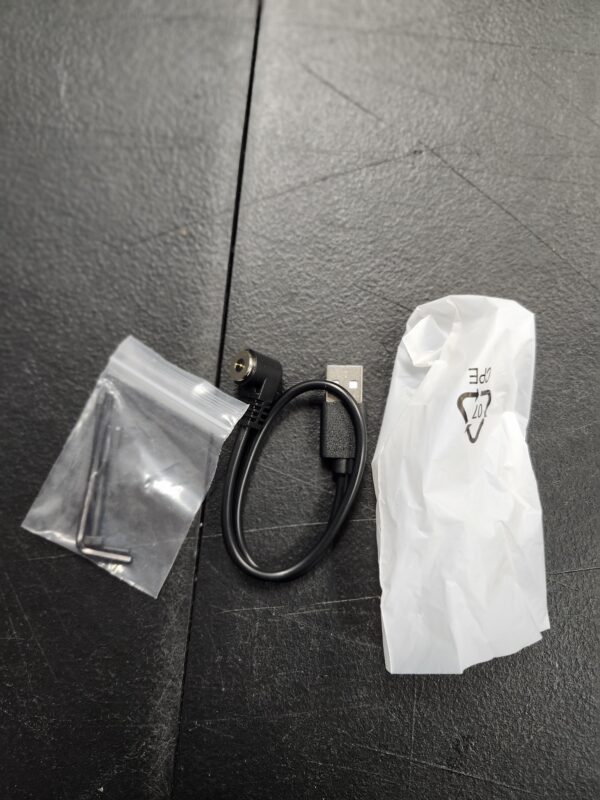 Solofish USB Magnetic Charging Cable | EZ Auction
