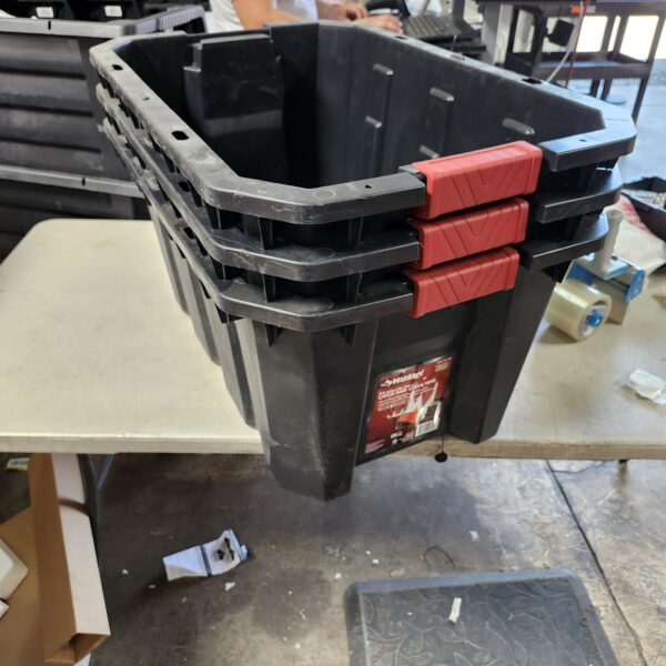 ***READ DESCRIPTION*** 3 PACK HUSKY 25 GAL . LATCH AND STACK TOTE | EZ Auction