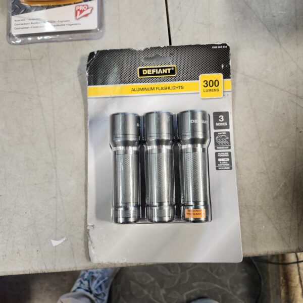 Defiant 300 Lumens Aluminum Flashlight (3-Pack | EZ Auction