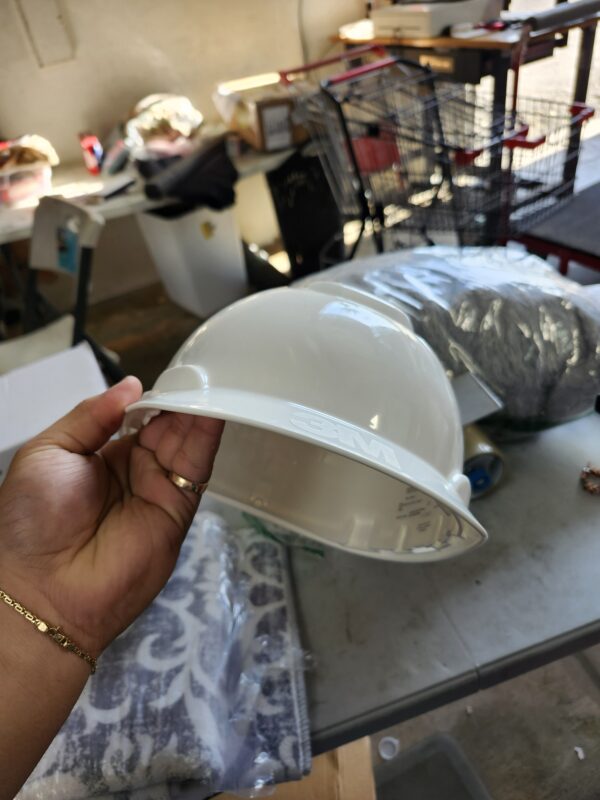 3M Hard Hat SecureFit H-701SFR-UV, White, Non-Vented Cap Style Safety Helmet with Uvicator Sensor, 4-Point Pressure Diffusion Ratchet Suspension, ANSI Z87.1 | EZ Auction