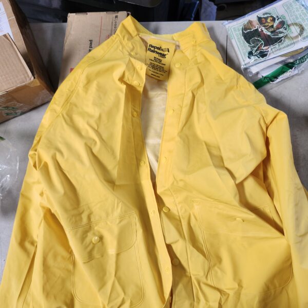 *** SIZE M *** Galeton mens RAINCOAT, Yellow, Small US | EZ Auction