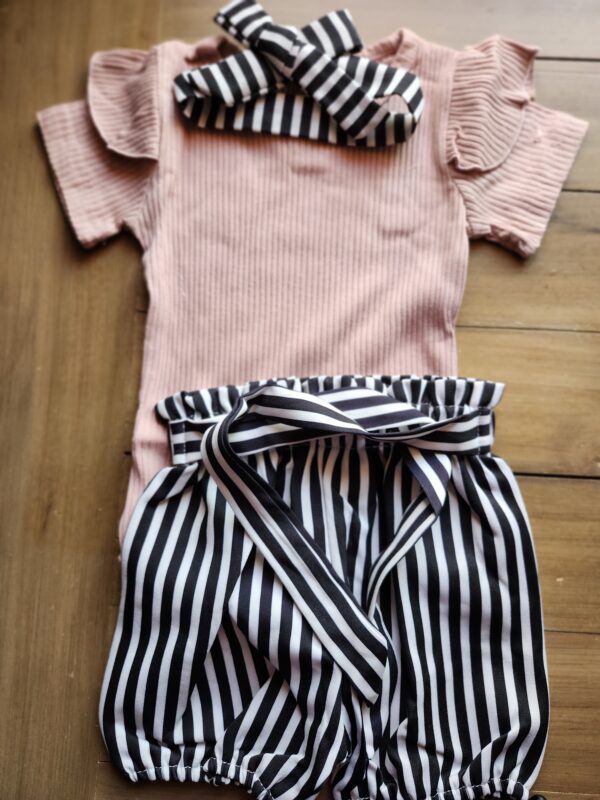 ***Looks Like Size 6-12 Months Baby***Newborn Baby Girl Clothes Ribbed Ruffled Romper+Striped/Cow/Leopard Flared Pants Infant Outifts 0-18 Months | EZ Auction