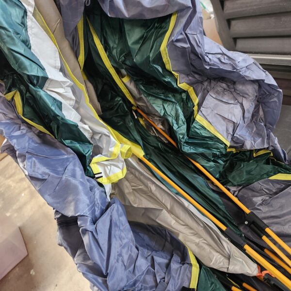 ***RIPPED NEAR THE SIP LOCK***2-Person Dome Tent Green | EZ Auction