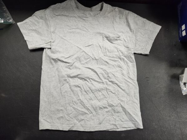 *** UKNOWN SIZE BUT APPEARS MEDIUM***Port & Company Men's 50/50 Cotton/Poly T Shirt with Pocket | EZ Auction