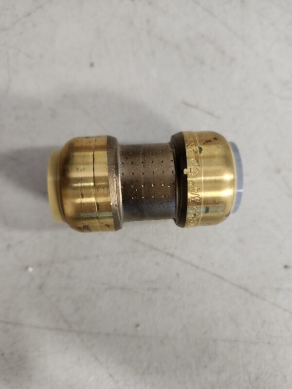 *** USED MINIRE DAMAGE TO 1-1/4 Inch Pushfit Coupling, Push-to-Connect Brass Plumbing Fitting for Copper, PEX, CPVC, PE-RT Pipe, Certified Safe (1.25", 1-Pack) | EZ Auction