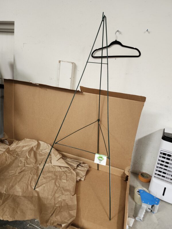 FloraCraft All-Purpose Sturdy Wire Easel 18 Inch x 18 Inch x 36 Inch Green | EZ Auction