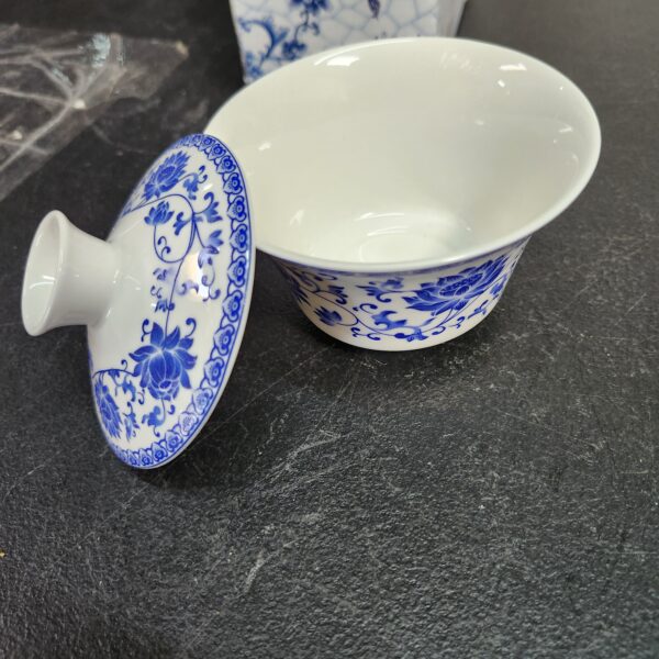 *only bowl with lid* Liang baobao Traditional Gaiwan Tea Set with Lid and Saucer Gongfu Tea Cup Porcelain Blue Lotus Design Teacups 200ml | EZ Auction