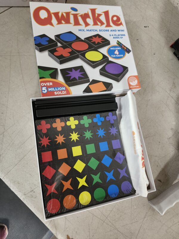 MindWare Qwirkle Board Game | EZ Auction