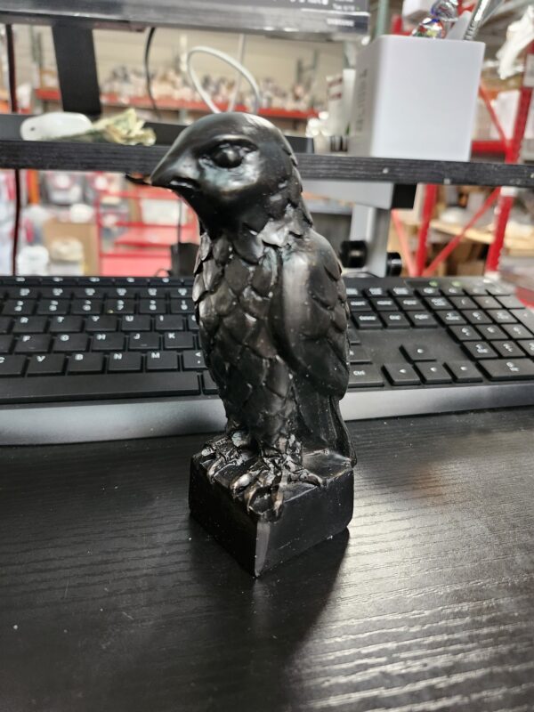 Maltese Falcon Statue Shelf Decorations 1941 The Maltese Falcon Replica from The Film Prop Replica Handmade Resin Sculpture for Home Decoration Office Desk Bookshelf Artistic Animal Statues | EZ Auction