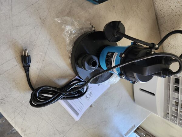 READ THE DESCRIPTION* 1/3HP 2510GPH Submersible Sump Pump, Clean/Dirty Water Pumps with Automatic Float Switch and Suction Strainer, 10ft Cord Utility Pump for Basement, Pool, Irrigation | EZ Auction