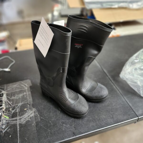 *** SIZE 11 *** TINGLEY Unisex-Adult Plain Toe Rain Boot | EZ Auction