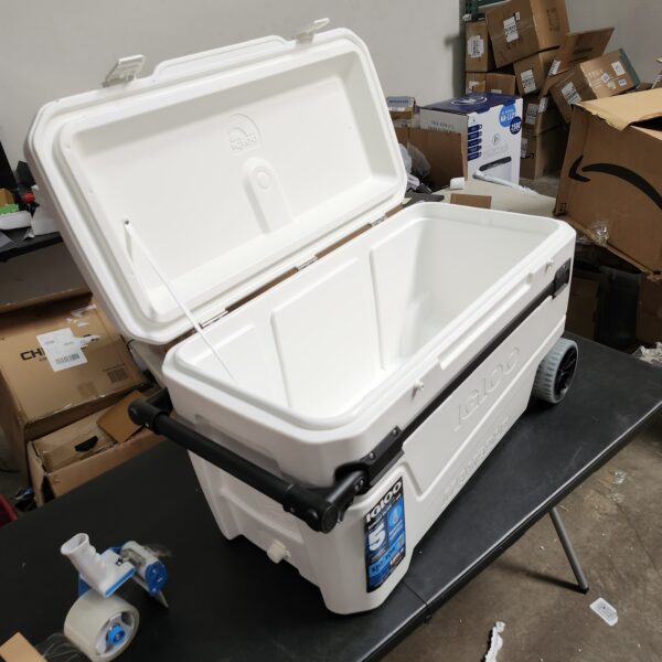 Igloo 110qt Glide Coolers | EZ Auction