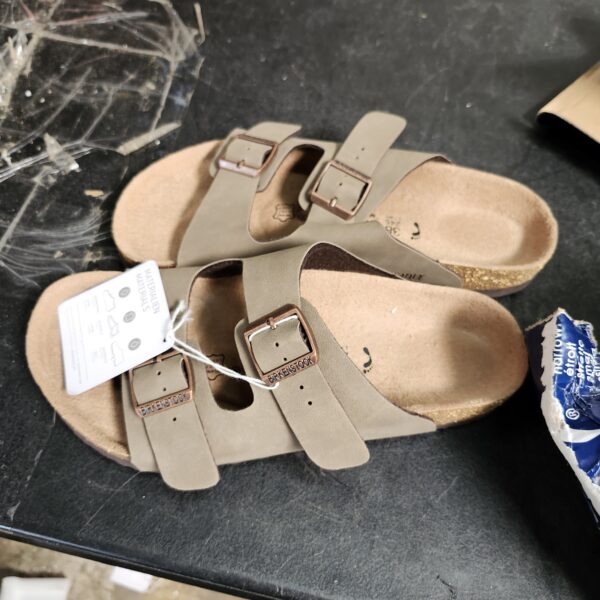 *** SIZE 8 *** Birkenstock Women's Arizona Sandal | EZ Auction