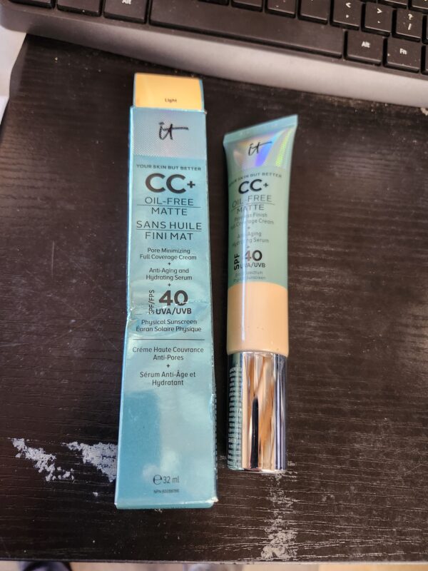 It Cosmetics SPF 40 Oil-Free Matte 32 ml CC+ Cream Foundation | EZ Auction