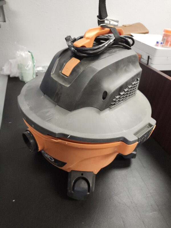 ***USED PICTURE FOR REFERENCE VACUME, HOSE AND FILTER ONLY******RIDGID 62698 RT0600 NXT 6-Gal. Wet Dry Shop Vacuum with Casters, 4.25 Peak HP Motor, and Pro Locking Hose, Dark Gray and Red | EZ Auction