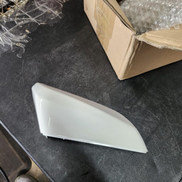 *** Chevy Malibu 2016-2019 *** uxcell White Right Side Car Side Door Wing Mirror Cover Rear View Mirror Cap for Chevy Malibu 2016-2019 No.84026842 | EZ Auction