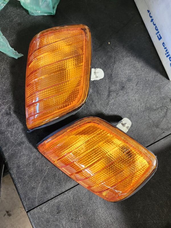 Compatible For 1985-1995 Mercedes E-Class W124 E420 E500 Corner Lights Turn Signal Indicator Amber Lens Housing Cover | EZ Auction