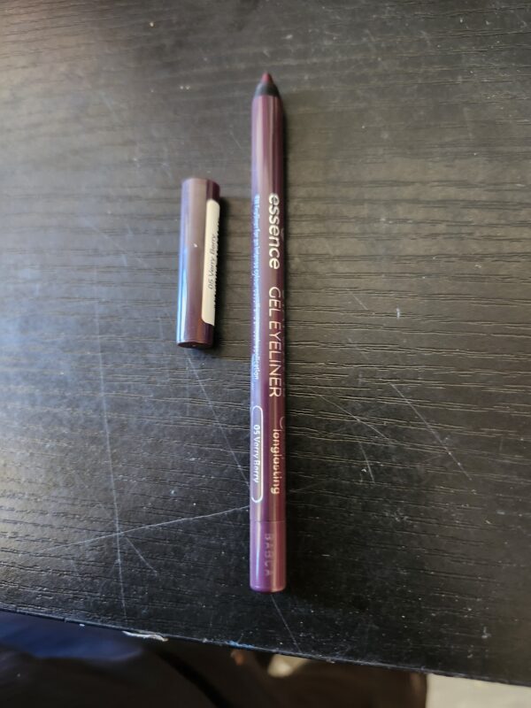 essence | Stay & Play Gel Eyeliner | Super Soft Gel-like Texture | Waterproof & Longlasting | Vegan & Cruelty Free (05 Verry Berry) | EZ Auction