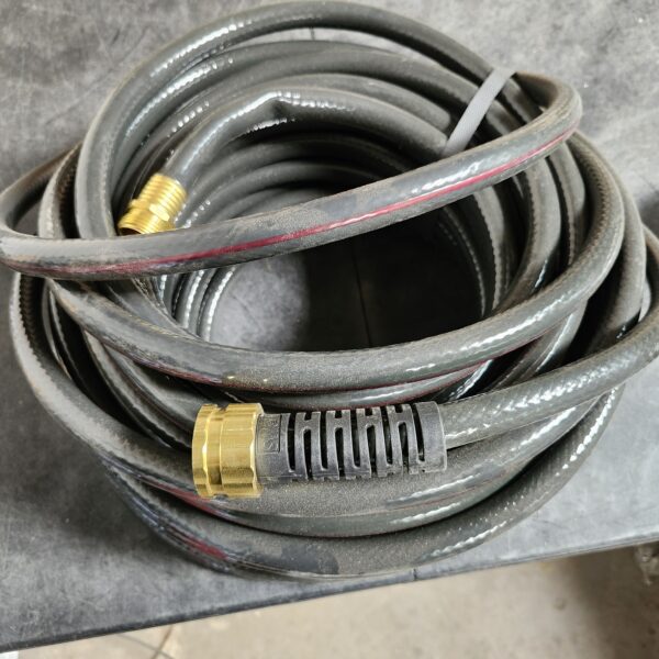 5/8 in. x 100 ft. Heavy Duty Contractor Water Hose | EZ Auction