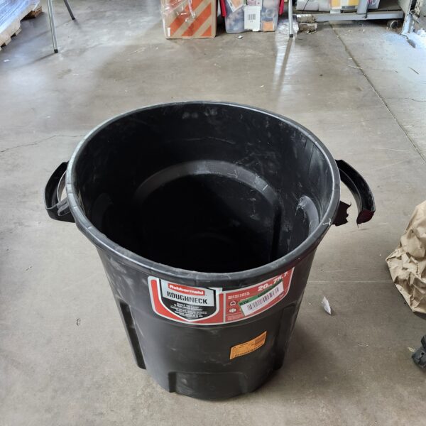 IMAGE FOR REFERENCE Roughneck 20 Gallon Black Vented Outdoor Trash Can with Lid | EZ Auction