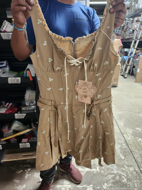 read description ** SIZE M* Peter Rabbit Dollhouse Dress | EZ Auction