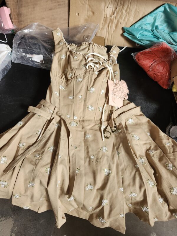 read description ** SIZE M* Peter Rabbit Dollhouse Dress | EZ Auction