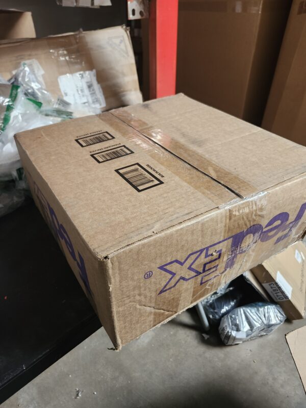 BOX OF MISCELANOUS WITH 30 ITEMS | EZ Auction