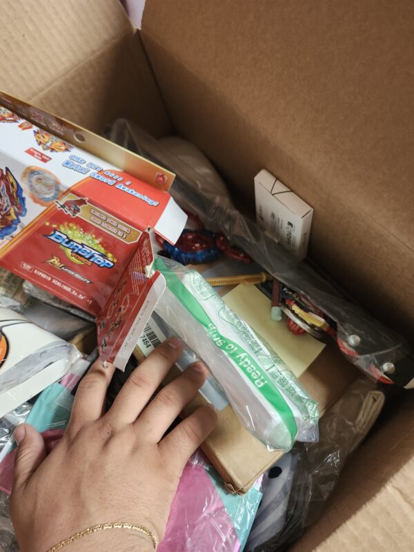 BOX OF MISCELANOUS WITH 30 ITEMS | EZ Auction