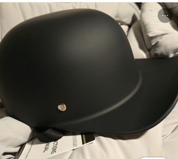 SIZE M. Helmet | EZ Auction