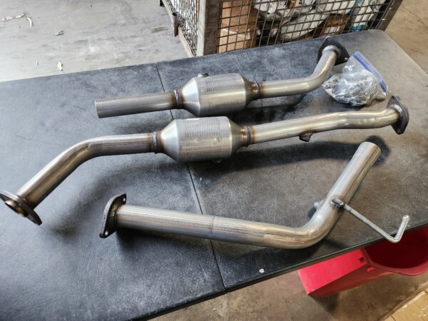 For 2001-2004 Toyota Sequoia 4.7L Right & Left Catalytic Converter Set | EZ Auction