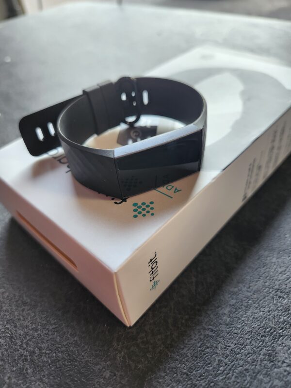 Fitbit Charge 3 Gesundheits und Fitness-Tracker | EZ Auction