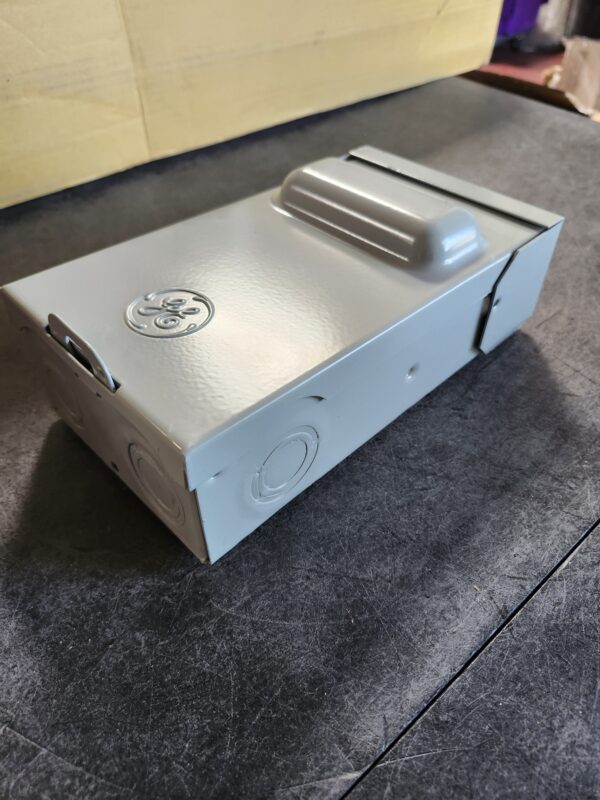 “GE 60 Amp 240-Volt Fused AC Disconnect” - Image 4