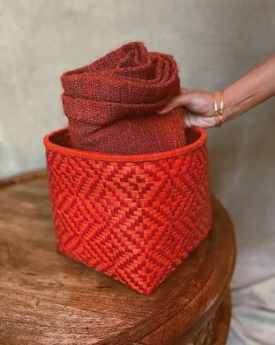 Koodai Pinnuthal (Basket Weaving)