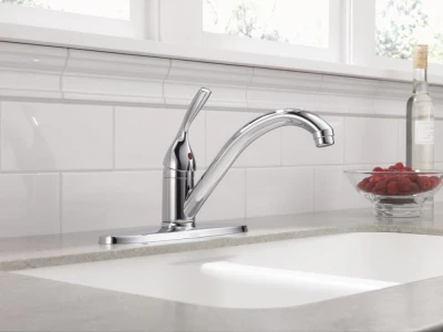 Classic Series Single Lever Kitchen Faucet in Chrome Finish
