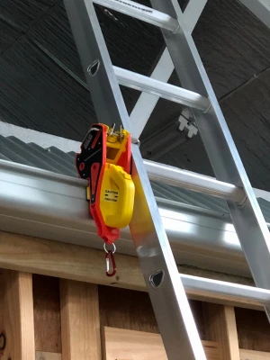 Lock Jaw Ladder-to-Gutter Safety Grip for Secure Ladder Stabilization