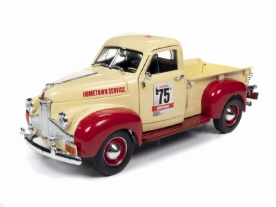 Collectible True Value 75th Anniversary 1947 Studebaker Pickup Model Cp8098/12, 1:25 Scale