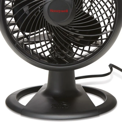 Turbo Force 13.7 In. Oscillating Table Fan With 3 Speeds And 120-degree Oscillation