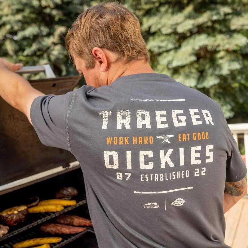 Traeger Short Sleeve Charcoal Gray Tee Shirt For Men, Size S