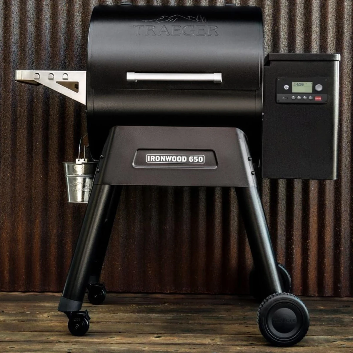 Ironwood 650 Black Wood Pellet Grill With Wifire Technology And Pellet Sensor