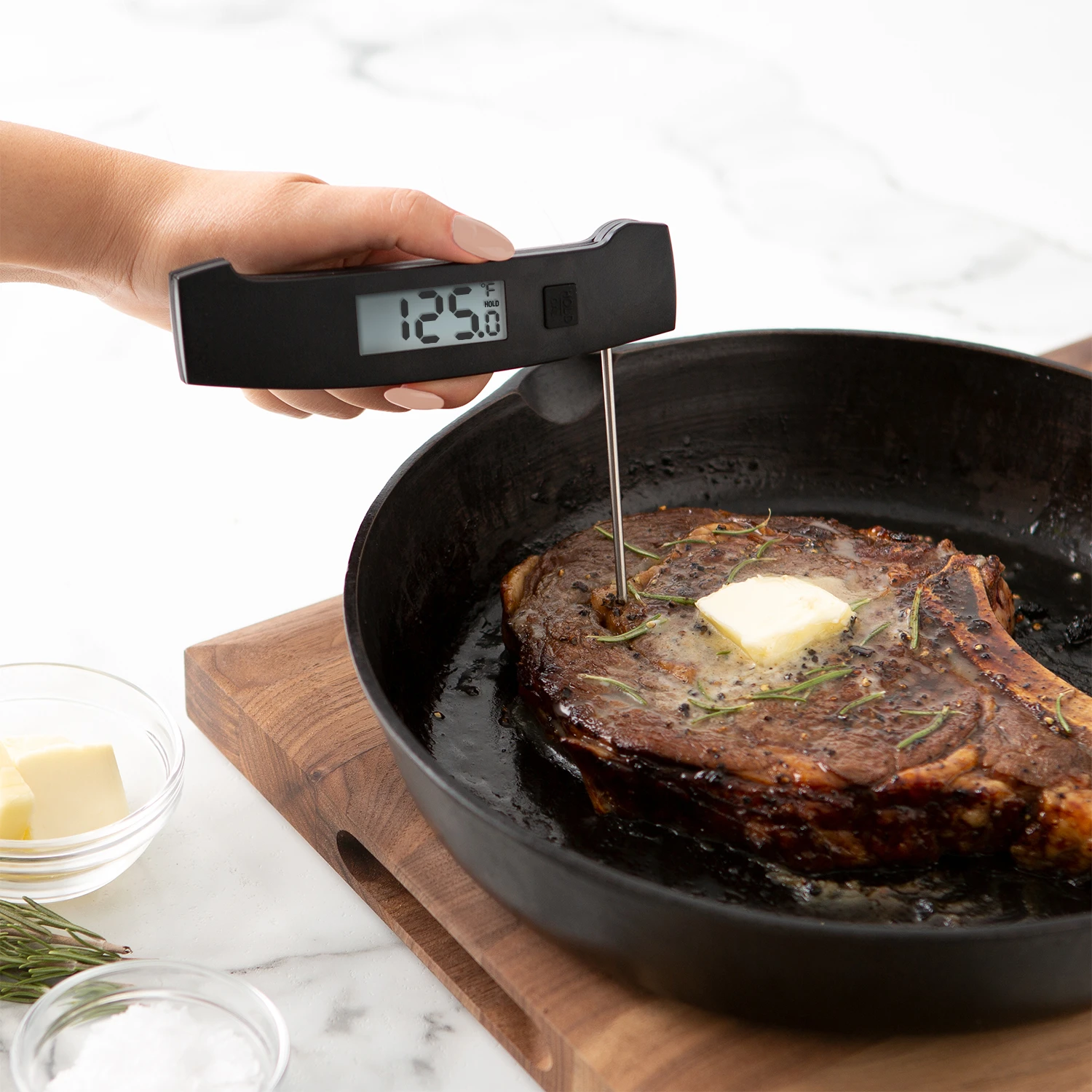 538 Ultra Fast Thermocouple Cooking Thermometer With Folding Probe