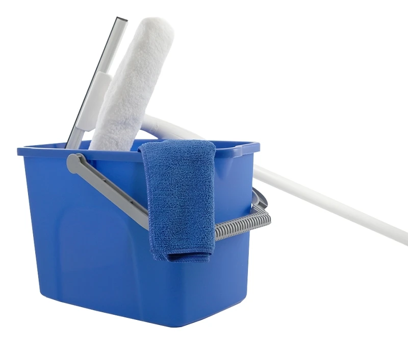 978900 Window Washing Starter Kit With Collapsible Pole, Bucket, And Microfiber Cloth
