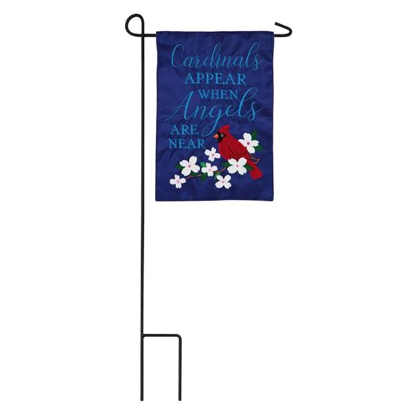 CARDINALS APPEAR GARDEN FLAG