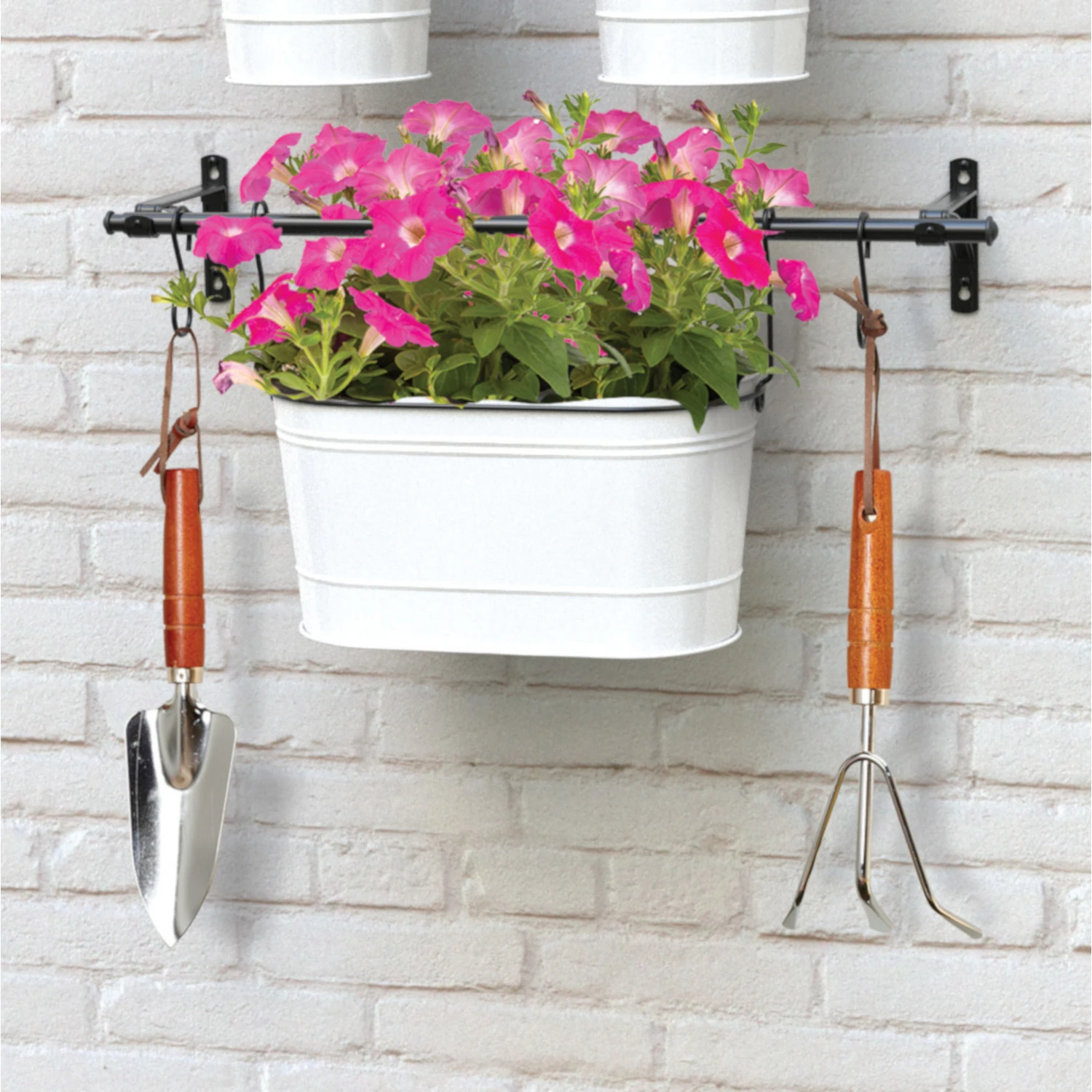 7.5 In. H X 13.625 In. W X 7.25 In. D Metal Vintage Milkhouse Tub Wall Planter Kit White