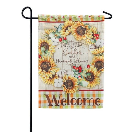 FARMHOUSE FALLWREATH GARDEN FLAG