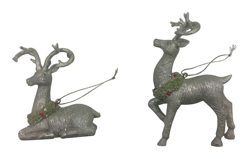 Sinomart Deer with Wreath Christmas Decoration Silver 1 each Resin
