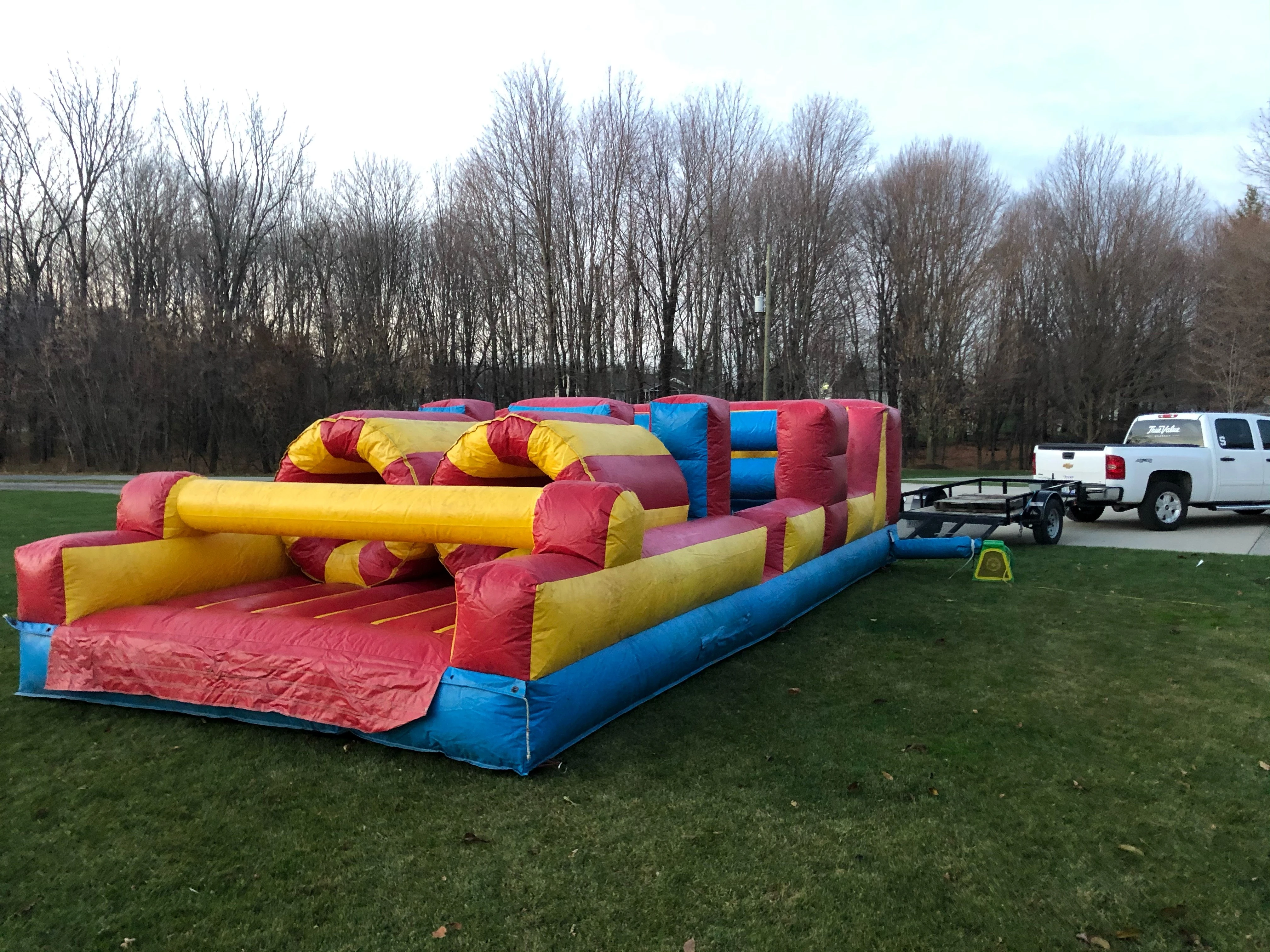 Bounce House / Obstacle Course - black